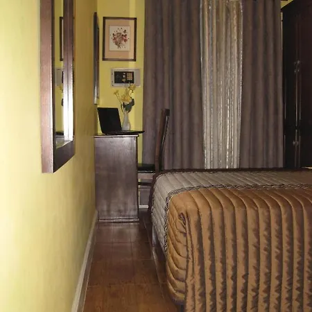 بيت ضيافة Faria Guimares Centro 3*