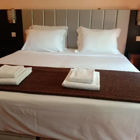 بيت ضيافة Faria Guimares Centro 3*